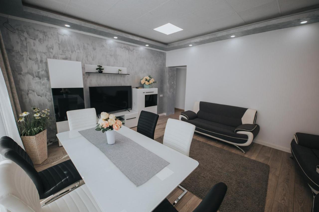Endlich Zuhause Hotel Sibiu Exterior photo